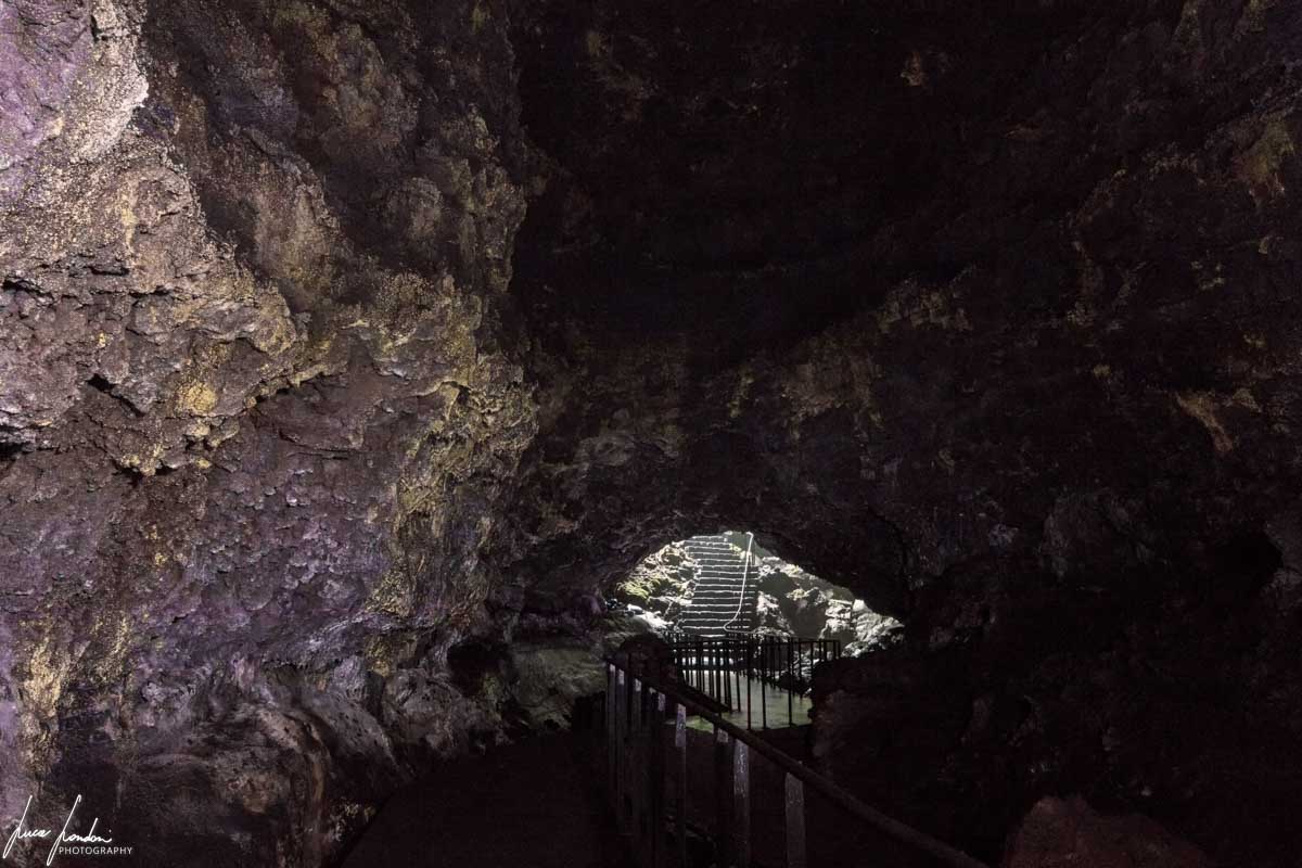 Interior volcánico de Gruta das Torres en Pico