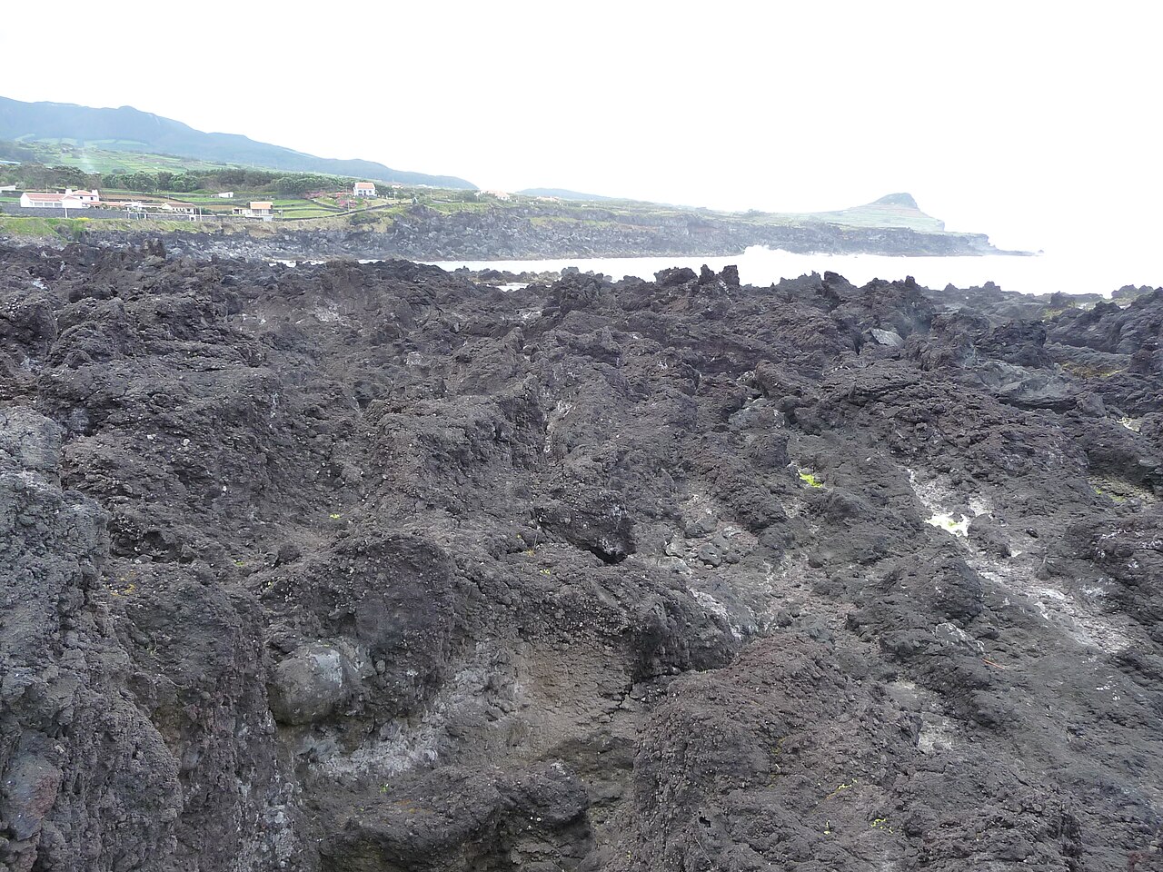 Costa verde y volcánica de la Isla de Terceira, Azores