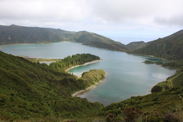 furnas-lagoa-volcanica-azores Furnas São Miguel: caldeiras, termas y el estofado que se cocina bajo tierra