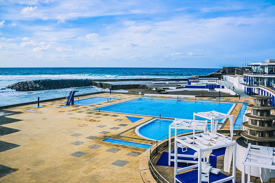 Costa de Ribeira Grande en São Miguel Azores para alojarse en la zona norte