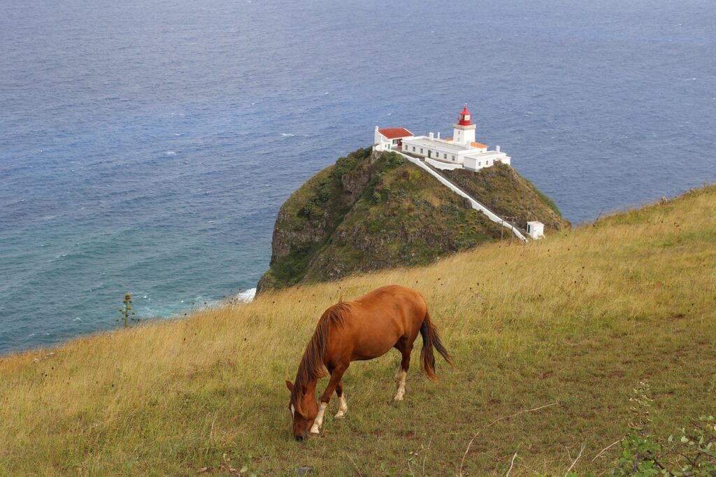 Faro de la Ponta do Castelo en la isla de Santa María, Azores