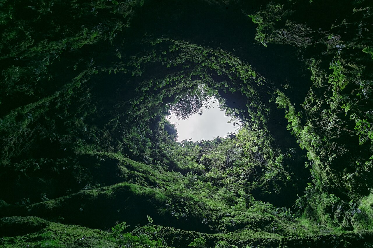 Algar do Carvão in Terceira, Azores GPS route