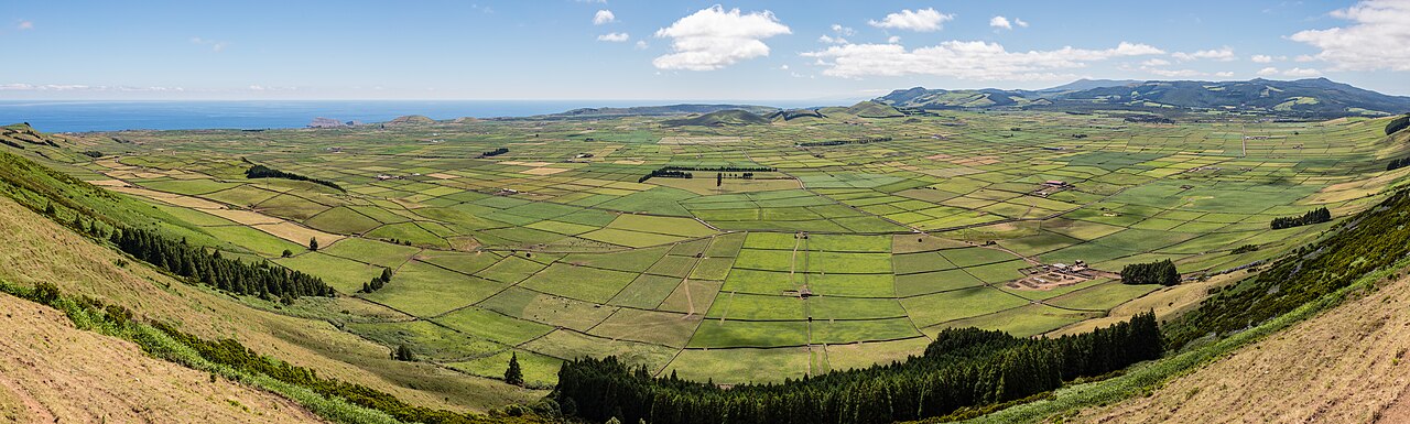 Miradouro da Serra do Cume in Terceira, Azores GPS route