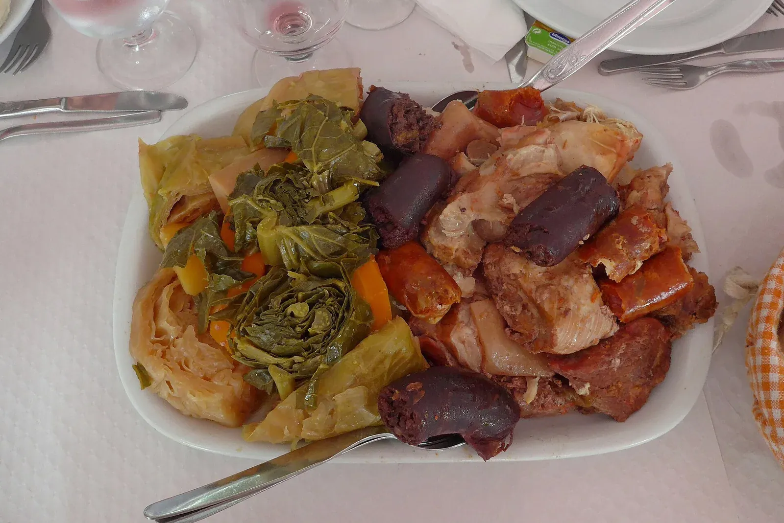 Furnas cozido meal with meat and vegetables