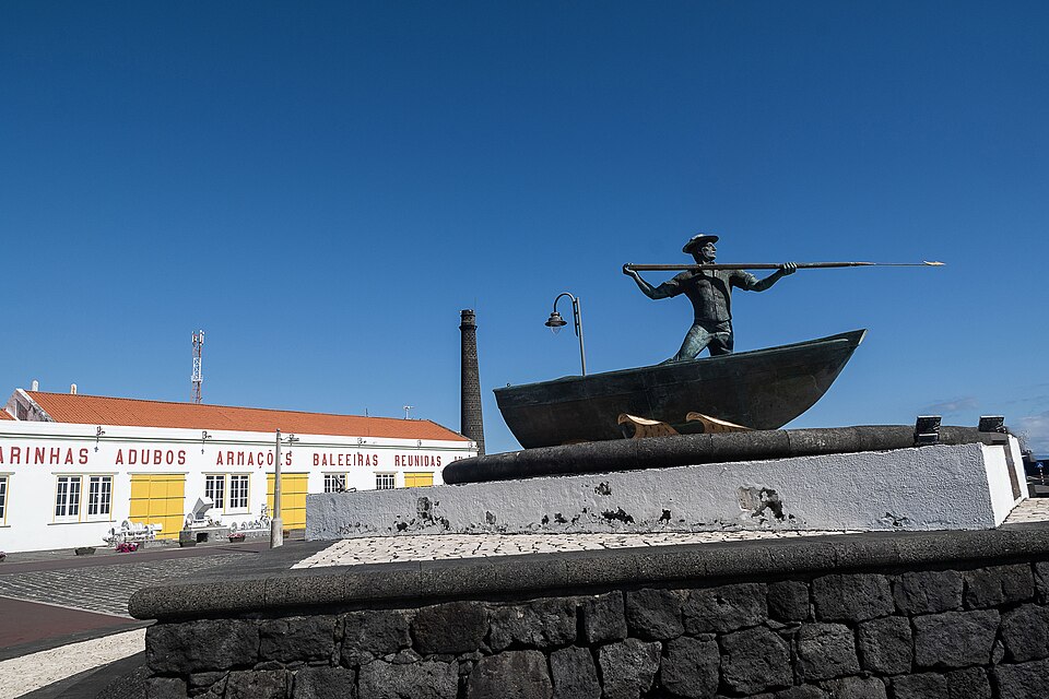 Monumento aos baleeiros nas Lajes do Pico