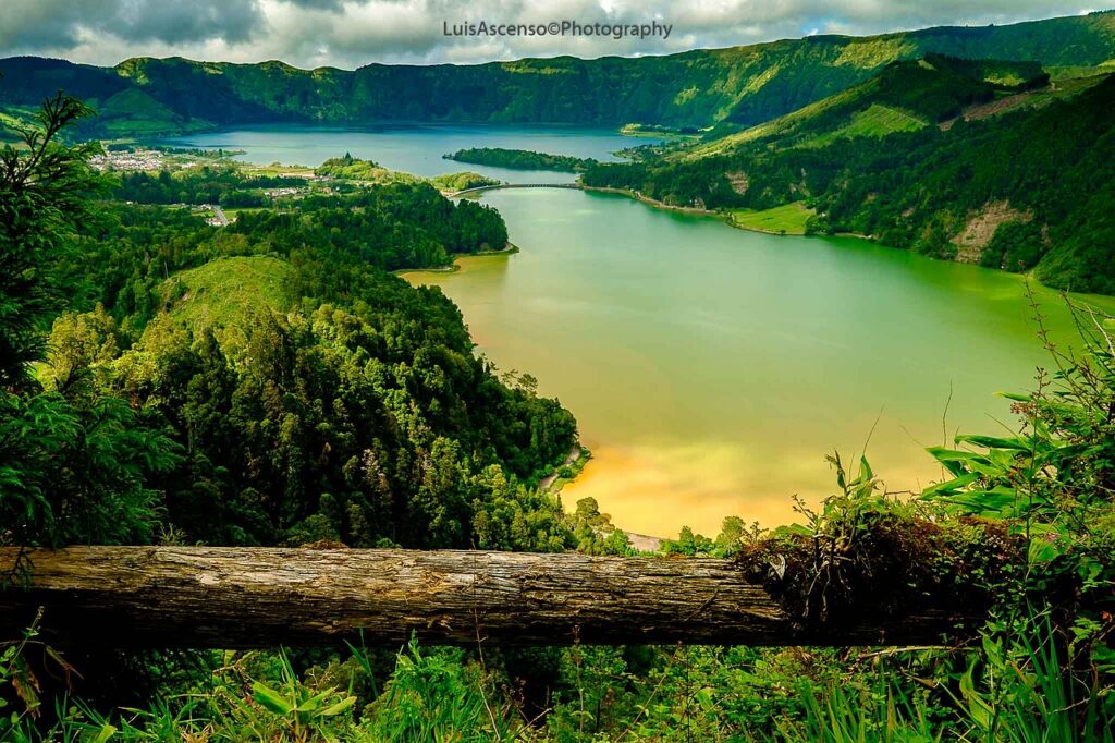 Lagoas das Sete Cidades vistas do miradouro, em São Miguel